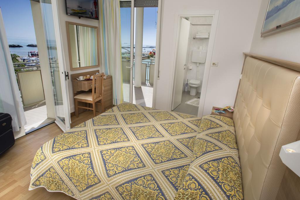 Hotel Titanus Bellaria-Igea Marina Exterior foto
